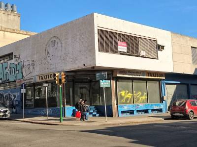 Local comercial con deposito en el centro de montevideo, cerro largo y ejido