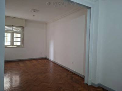 Apartamento en alquiler, 3 dormitorios, 2 ba&ntilde;os. cord&oacute;n.