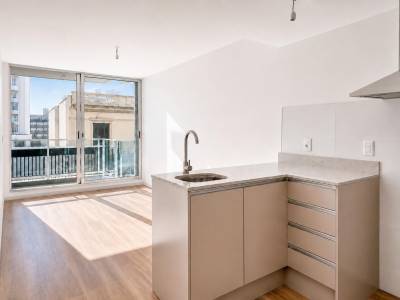 Alquiler apartamento 1 dormitorio al frente con balcon en cordon