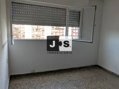 Alquiler de apartamento de 2 dormitorios en aires puros