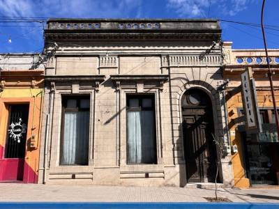 Casa con gran potencial de reciclaje.