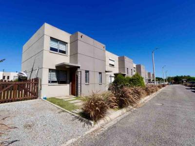 Venta casa 2 dor barrio priv. san jose de carrasco
