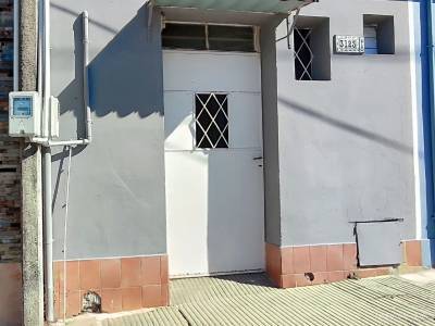Casa con local en venta centro de fray bentos