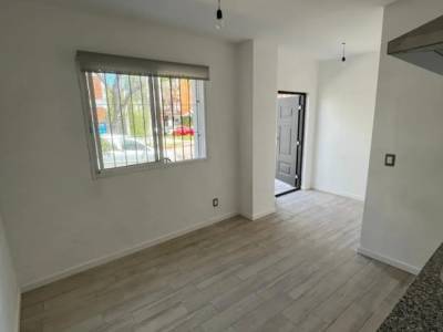 Alquiler casa 1 dormitorio excelente ubicaci&oacute;n sin gastos comunes en buceo