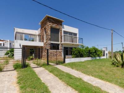 Casa punta colorada maldonado romana ca501324  2 dormitorios 2 ba&ntilde;os
