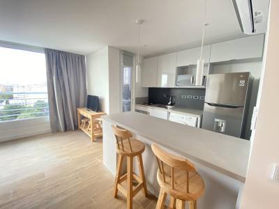 Alquiler apartamento monoambiente equipado  y garage en edificio joy montevideo con variedad de amenities!