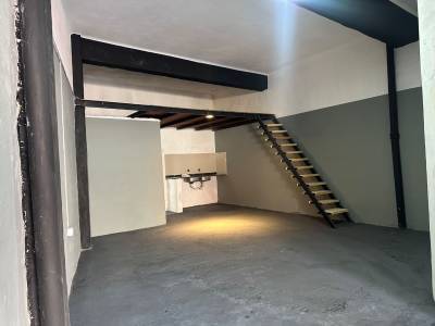 Alquiler local comercial reciclado - aguada