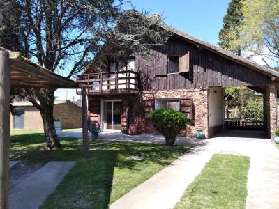 Exclusiva residencia amueblada en alquiler, pinar, canelones: lujo y confort a su alcance
