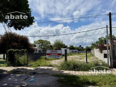 Venta de terreno 2619 m2 en piedras blancas c&eacute;ntrico