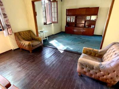 Oportunidad de inversi&oacute;n!! vendo 3 propiedades en un mismo padr&oacute;n pr&oacute;x a av. libertador y paraguay. con posibilidad de edificar varias unidades m&aacute;s (un edificio)